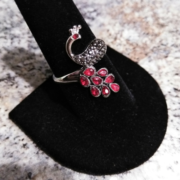 Peacock Garnet Marcasite Ring - Picture 5 of 8